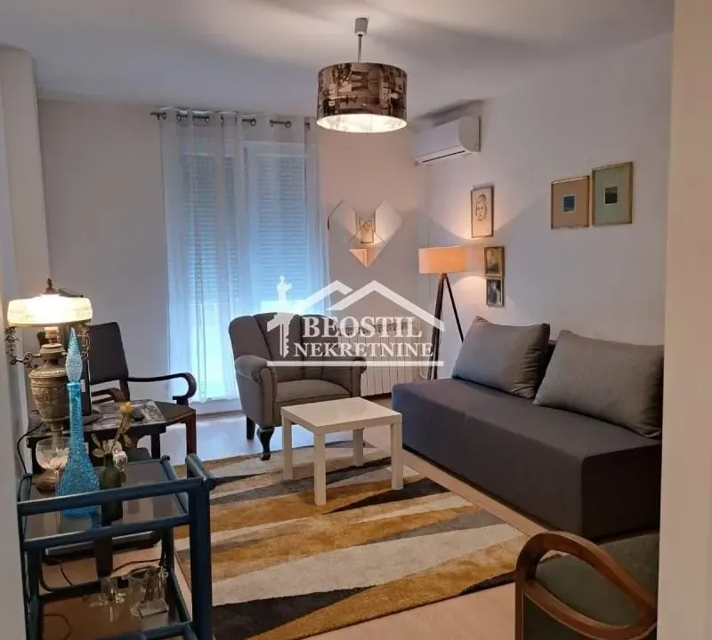 Izdavanje, jednosoban stan, 36m², Vračar Sve Podlokacije, Beograd