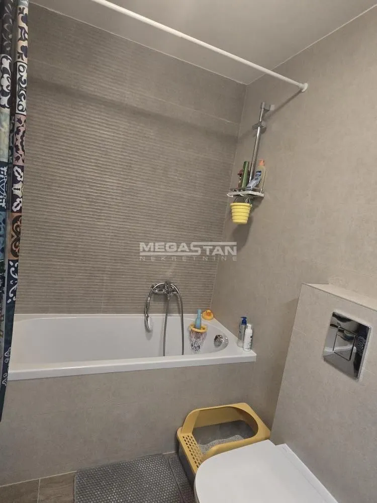 Prodaja, trosoban stan, 84m², Čukarica, Beograd