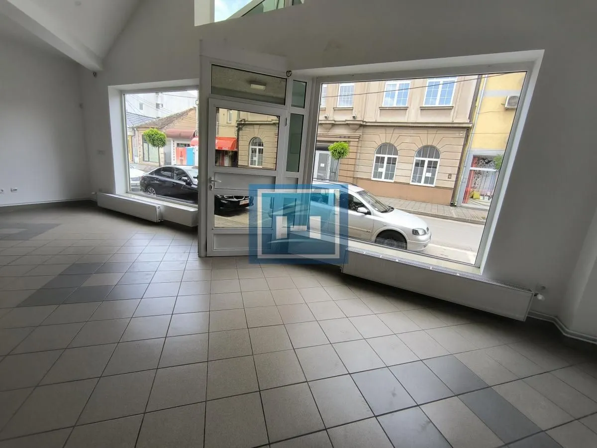 Rent, office space, 130m², Centar, Ćuprija