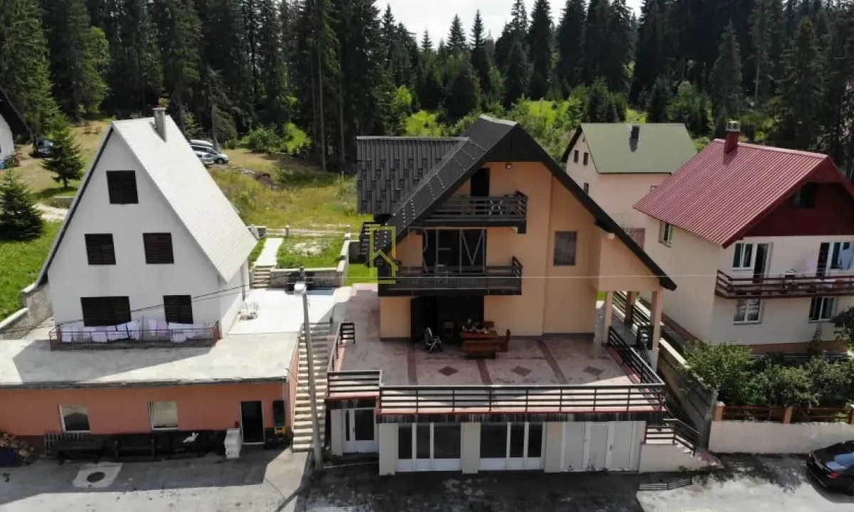 Sale, house, 242m², Žabljak, Crna Gora