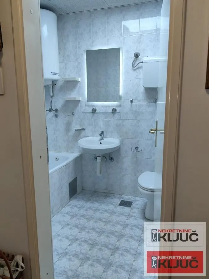 Prodaja, dvosoban stan, 59m², Centar, Novi Sad