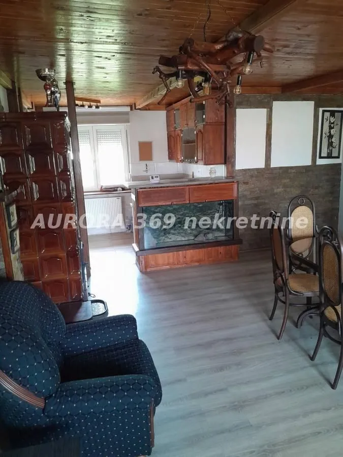 Prodaja, poslovni prostor, 383m², Čerević, Beočin