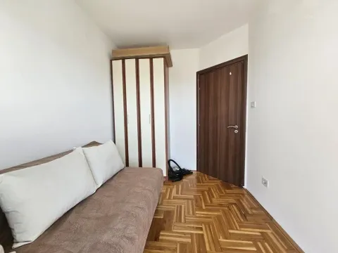 Izdavanje, jednosoban stan, 43m², City Kvart, Podgorica - image 9