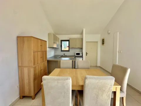 Sale, two bedroom apartment, 80m², Bečići, Budva - image 4
