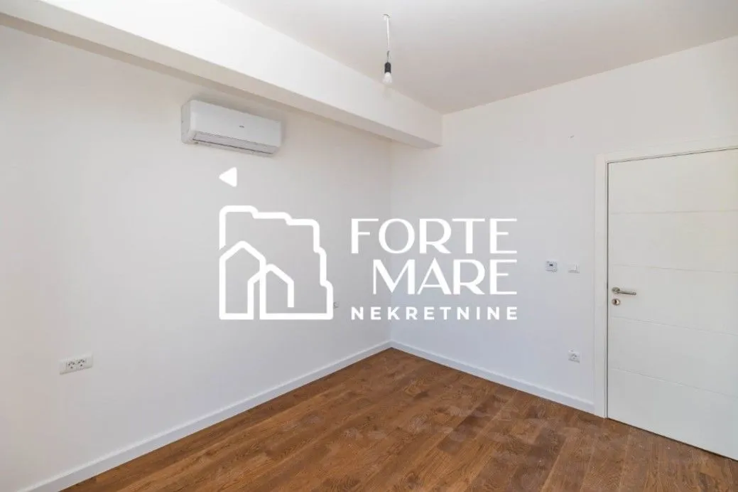 Prodaja, dvosoban stan, 61m², Baošići, Herceg Novi