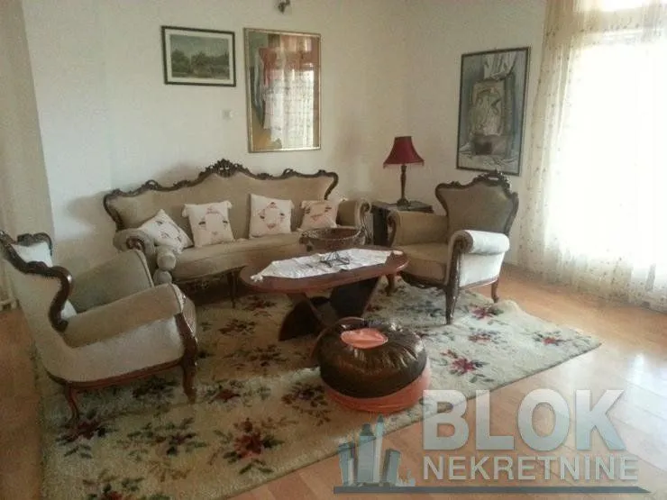 Izdavanje, trosoban stan, 150m², Preko Morače, Podgorica
