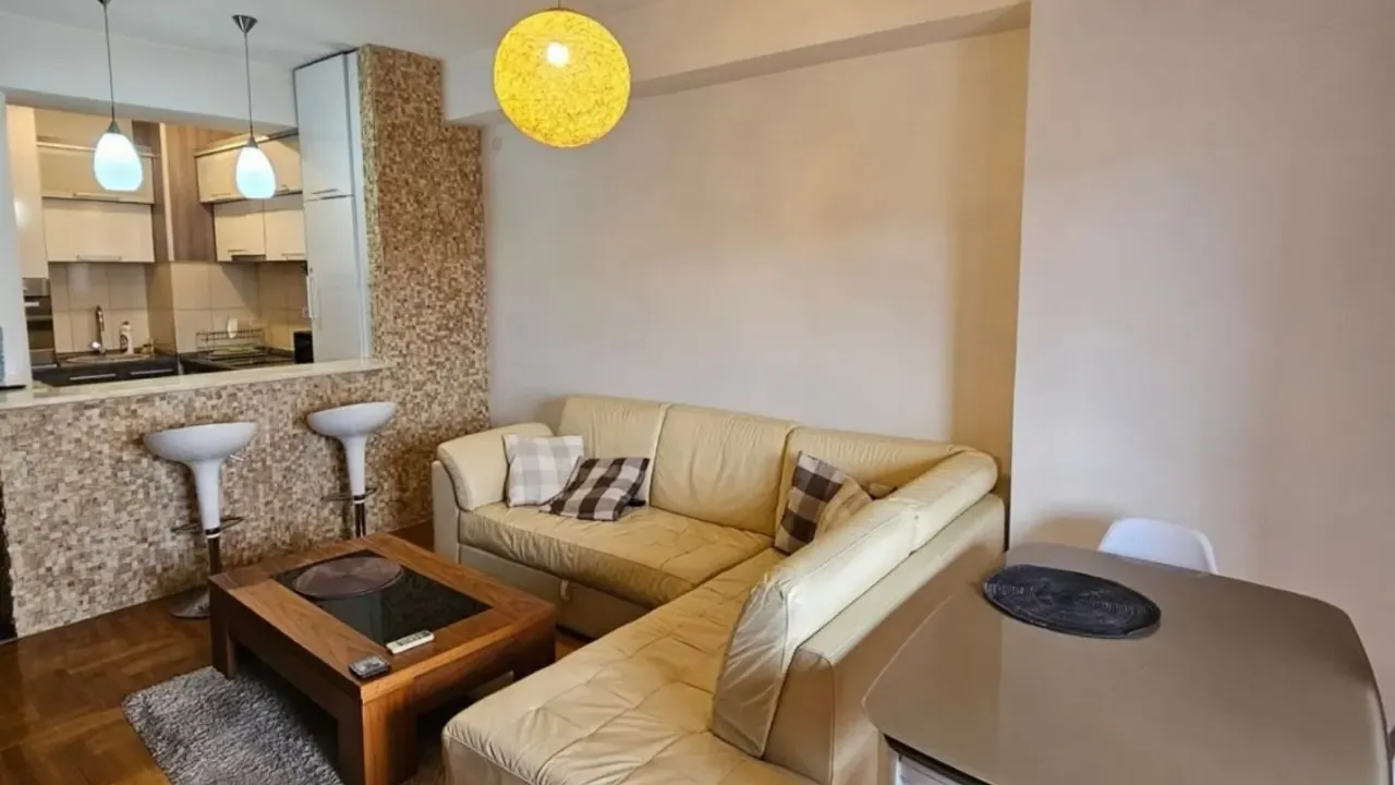 Izdavanje, jednosoban stan, 57m², City Kvart, Podgorica