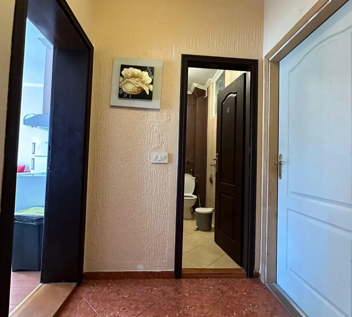 Izdavanje, dvosoban stan, 75m², Centar, Tivat