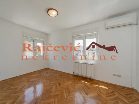 Prodaja, četvorosoban stan, 117m², Savski Venac, Beograd - image 16