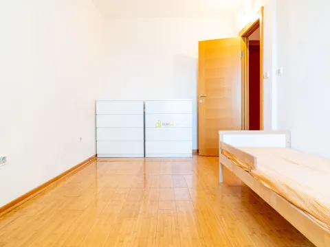 Izdavanje, trosoban stan, 120m², Momišići, Podgorica - image 20