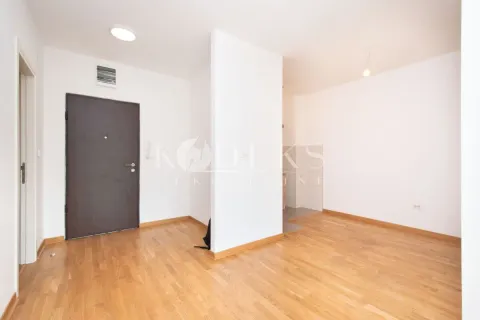 Rent, one bedroom apartment, 35m², City Kej, Podgorica - image 3