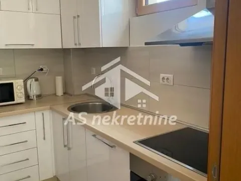Rent, three bedroom apartment, 64m², Kalenić Pijaca, Vračar Sve Podlokacije - image 4