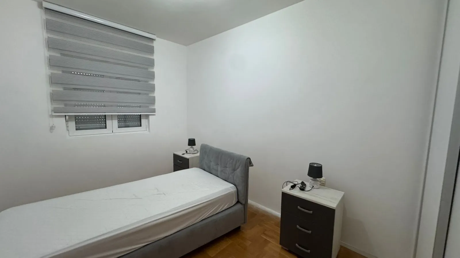 Izdavanje, dvosoban stan, 55m², Velji Vinogradi, Budva