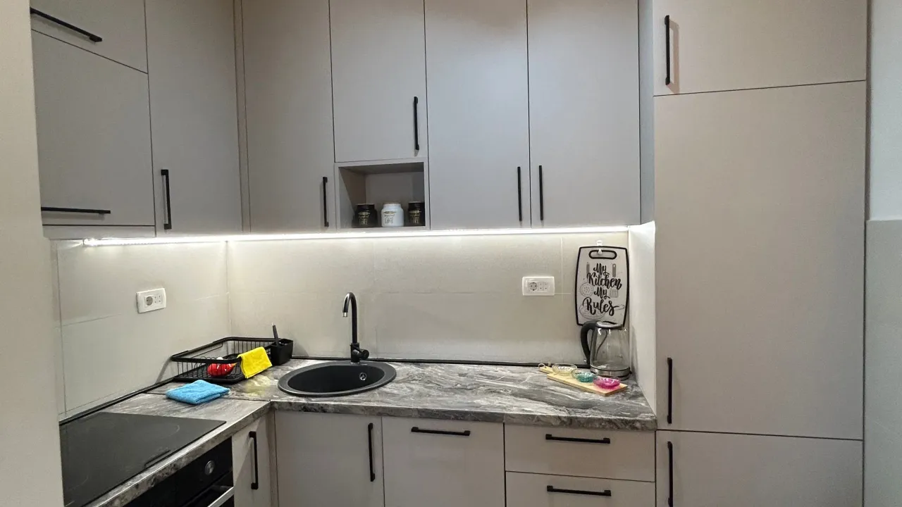 Izdavanje, jednosoban stan, 45m², Pobrežje, Podgorica