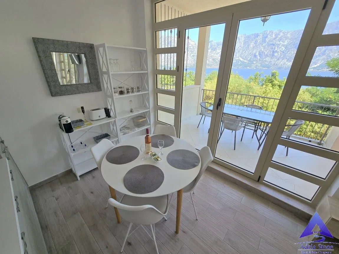 Prodaja, dvosoban stan, 82m², Prčanj, Kotor