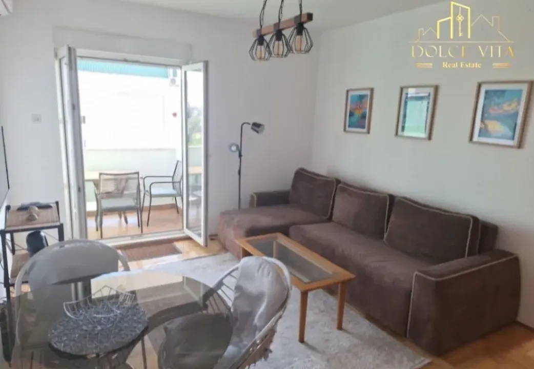 Izdavanje, jednosoban stan, 45m², Pobrežje, Podgorica