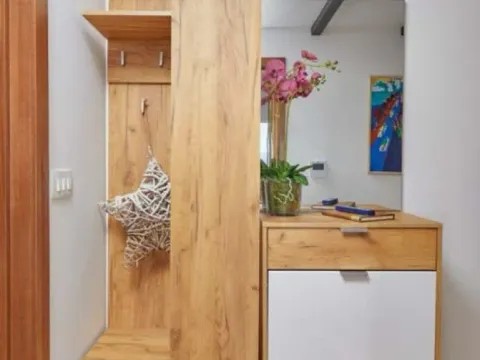 Izdavanje, jednosoban stan, 50m², Centar, Tivat - image 13