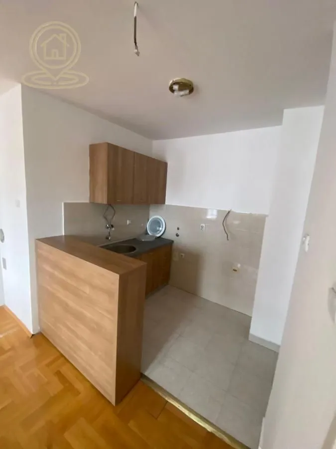 Izdavanje, trosoban stan, 73m², Medijana, Niš