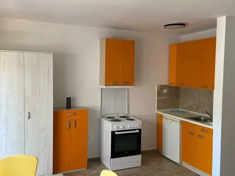 Izdavanje, jednosoban stan, 42m², Velji Vinogradi, Budva - image 4