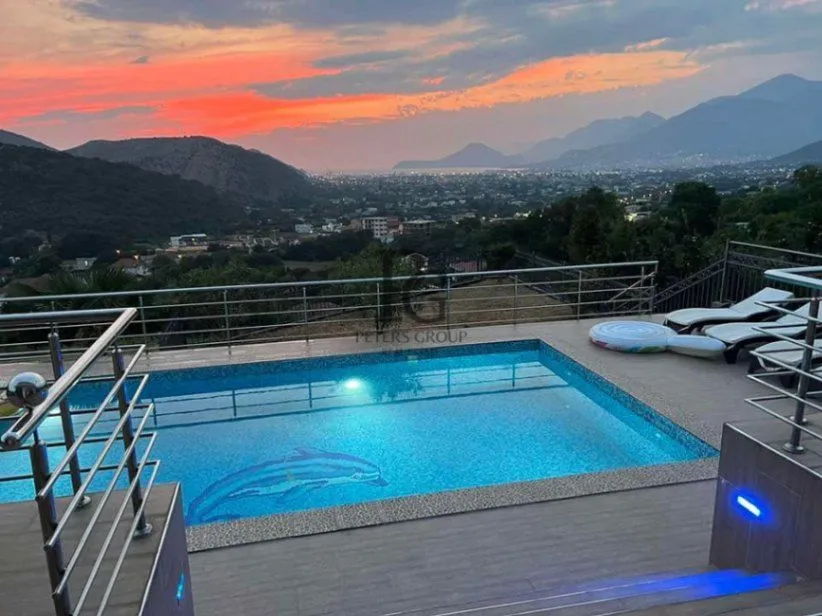 Prodaja, kuća, 350m², Zaljevo, Bar