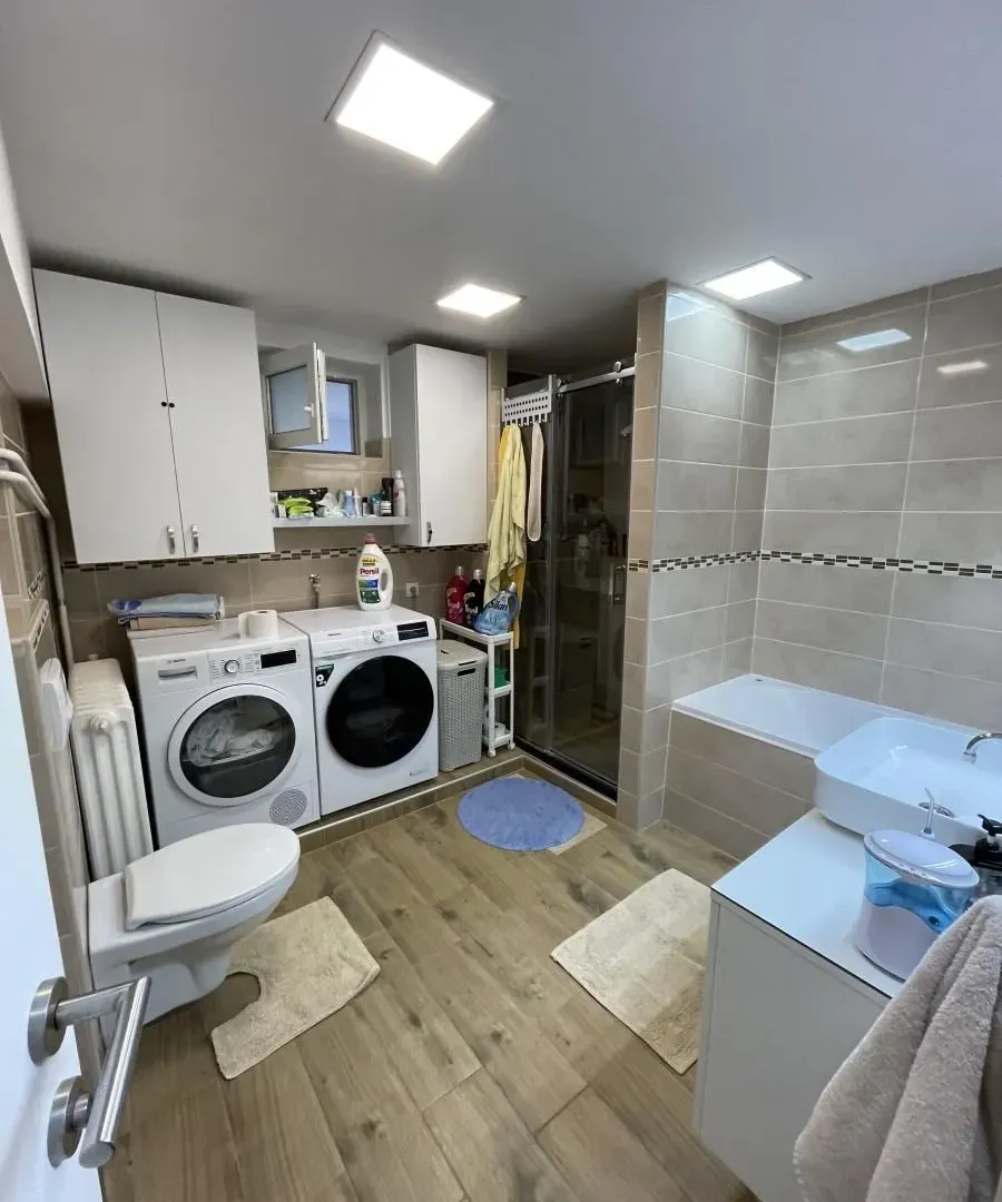 Prodaja, trosoban stan, 95m², Centar, Novi Sad