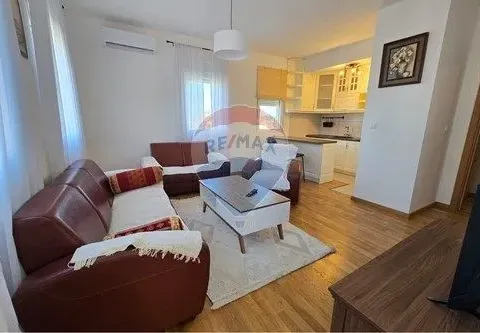 Izdavanje, dvosoban stan, 54m², Zabjelo, Podgorica