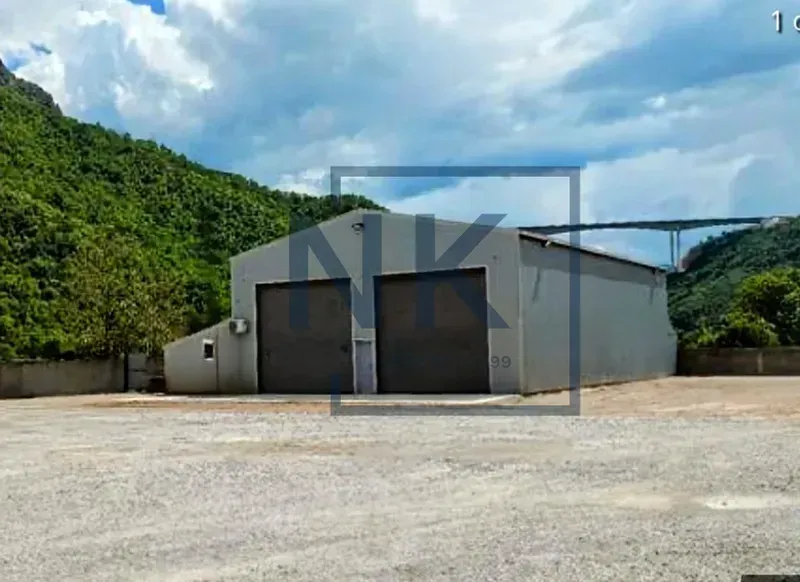 Izdavanje, poslovni prostor, 370m², Bioče, Podgorica