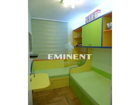 Izdavanje, trosoban stan, 70m², Uciteljsko Naselje, Zvezdara Sve Podlokacije - image 7