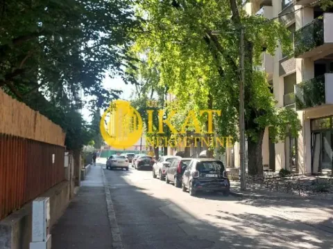 Parking garaža in Lion