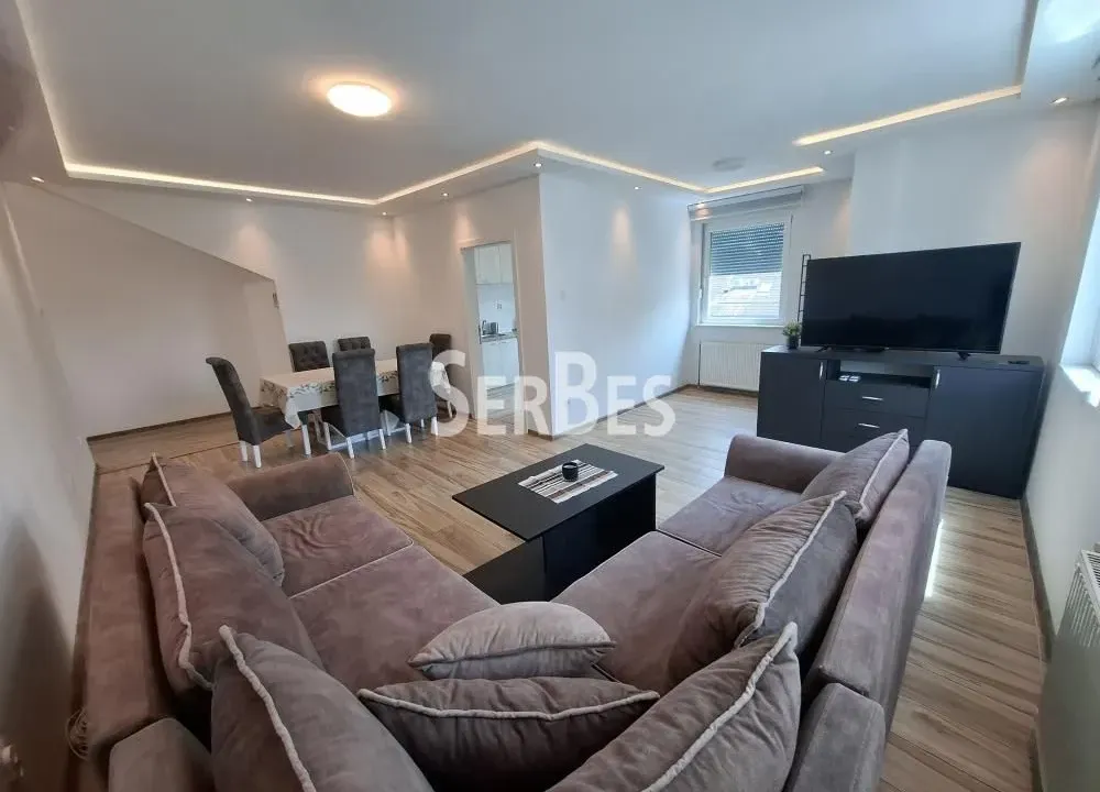 Izdavanje, trosoban stan, 90m², Adamovićevo Naselje, Novi Sad Sve Podlokacije