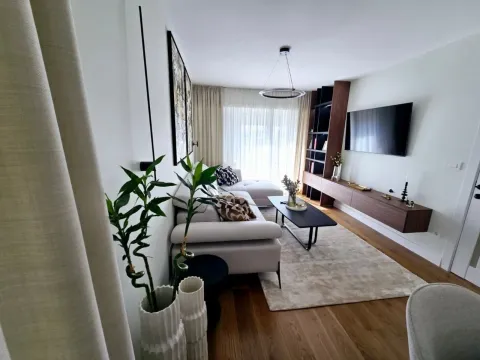 Prodaja, dvosoban stan, 67m², Centar, Tivat - image 2