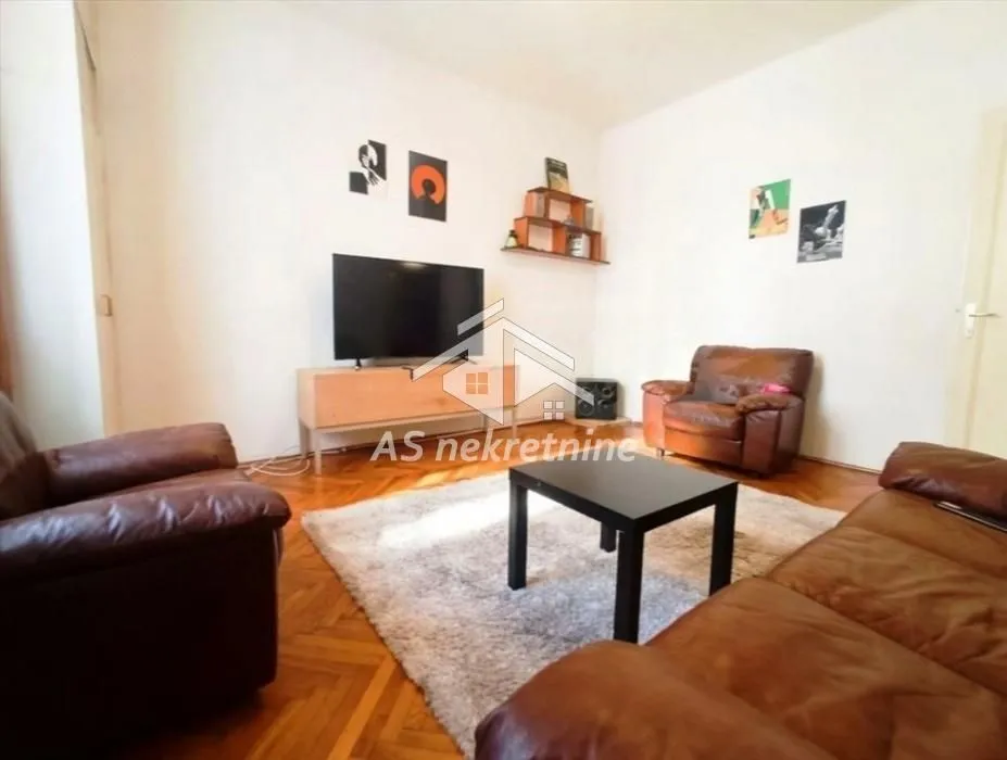 Izdavanje, dvosoban stan, 52m², Vračar Hram, Vračar Sve Podlokacije
