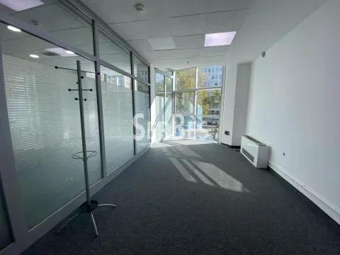 Izdavanje, poslovni prostor, 352m², Bulevar Oslobodjenja, Novi Sad Sve Podlokacije - image 5