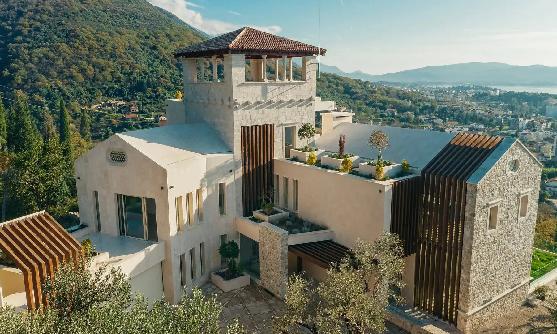 Sale, house, 1400m², Kotor, Crna Gora