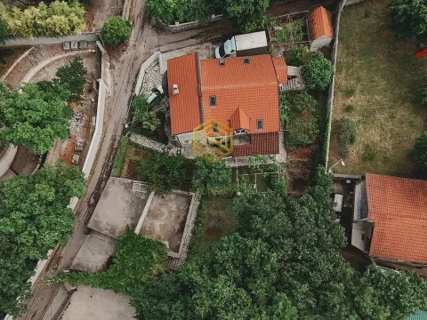 Sale, house, 350m², Vranići, Podgorica - image 6