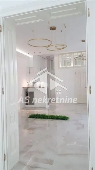 Rent, three bedroom apartment, 106m², Stari Grad, Beograd