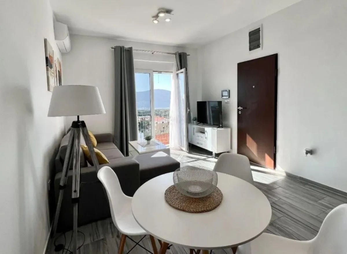 Prodaja, jednosoban stan, 38m², Tivat, Crna Gora