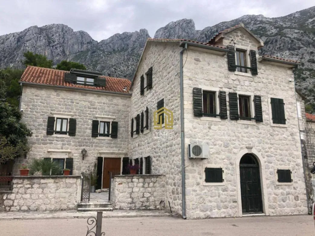 Prodaja, kuća, 180m², Orahovac, Kotor