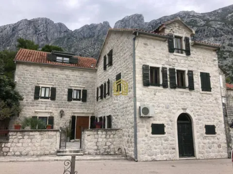 Prodaja, kuća, 180m², Orahovac, Kotor - image 10