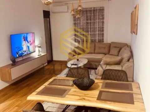 Izdavanje, jednosoban stan, 45m², City Kvart, Podgorica - image 12