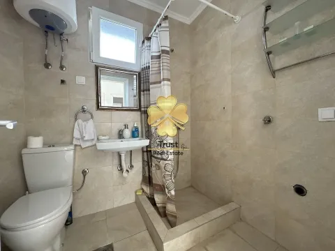 Izdavanje, kuća, 250m², Tološi, Podgorica - image 5