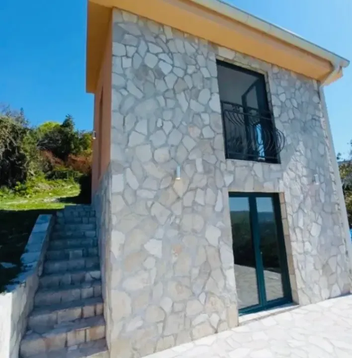 Izdavanje, kuća, 57m², Mrčevac, Tivat