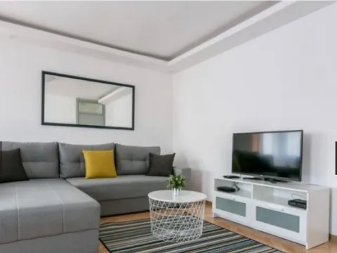 Izdavanje, trosoban stan, 88m², Stari Grad, Beograd