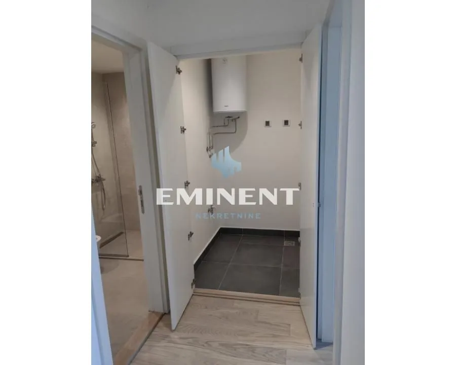 Izdavanje, dvosoban stan, 54m², Savski Venac, Beograd