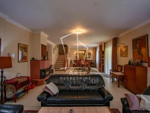 Prodaja, kuća, 238m², Petlovo Brdo, Beograd - image 8