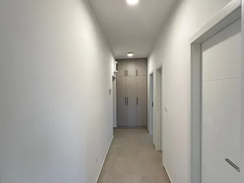 Izdavanje, dvosoban stan, 66m², Zabjelo, Podgorica - image 9