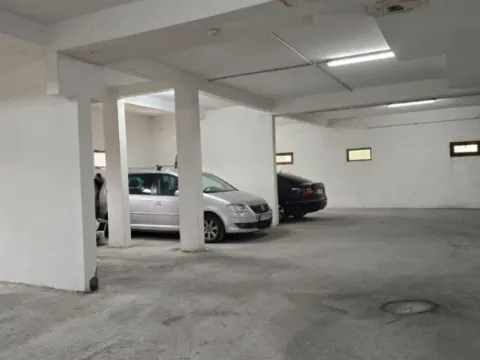 Sale, two bedroom apartment, 74m², Petrovac, Budva - image 10