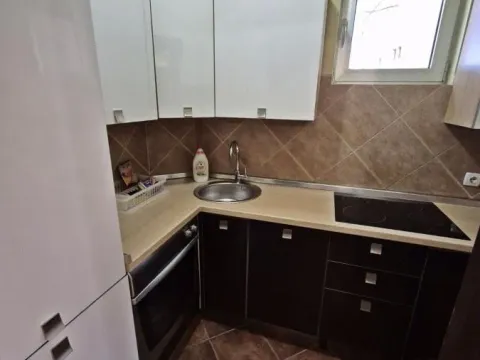 Izdavanje, trosoban stan, 68m², Centar, Kragujevac - image 9