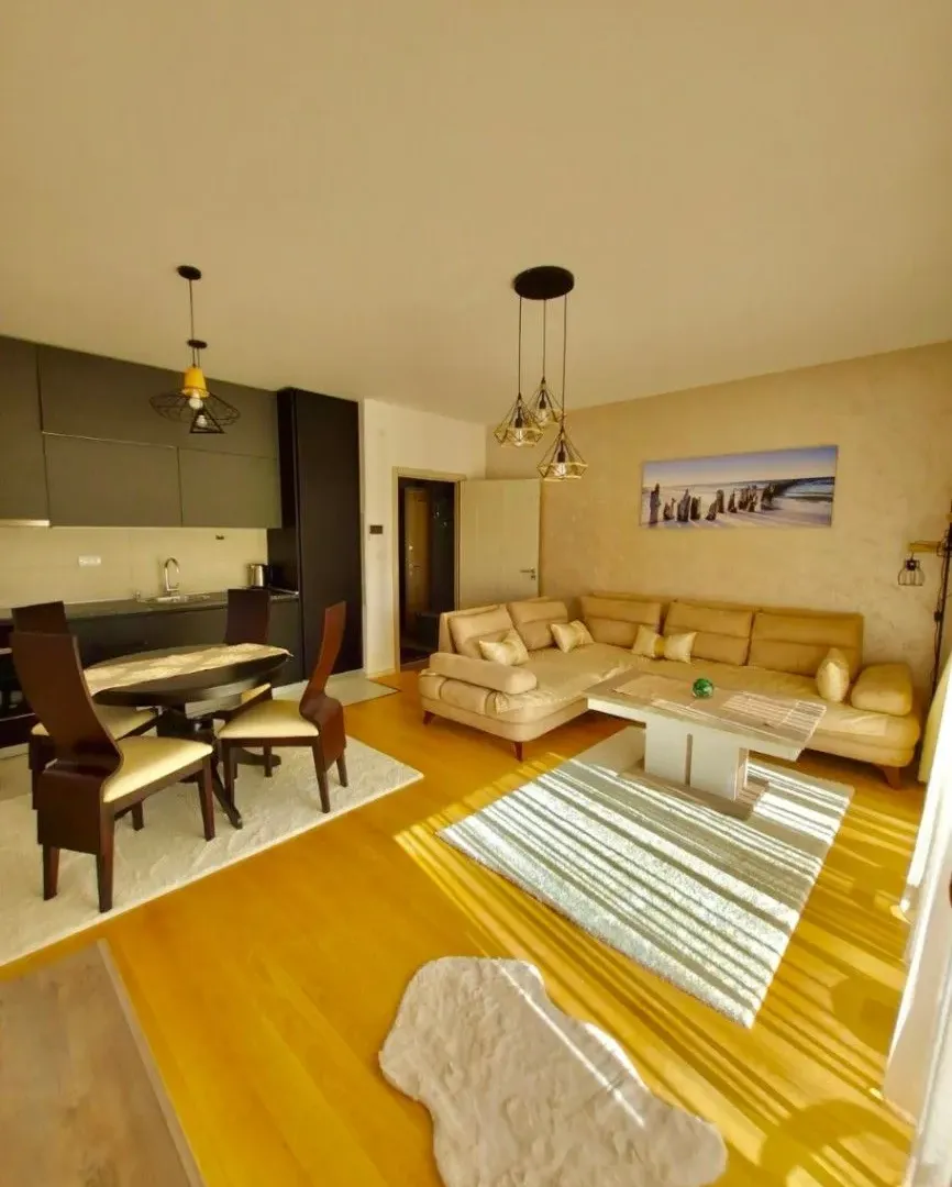 Izdavanje, dvosoban stan, 750m², Cvijetin Brijeg, Podgorica