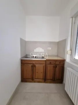 Izdavanje, trosoban stan, 85m², Čukarica, Beograd - image 14